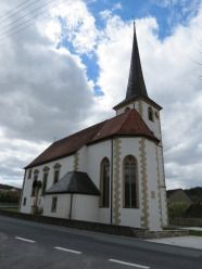 Außenansicht der Pfarrkirche St. Laurentius, Binsfeld