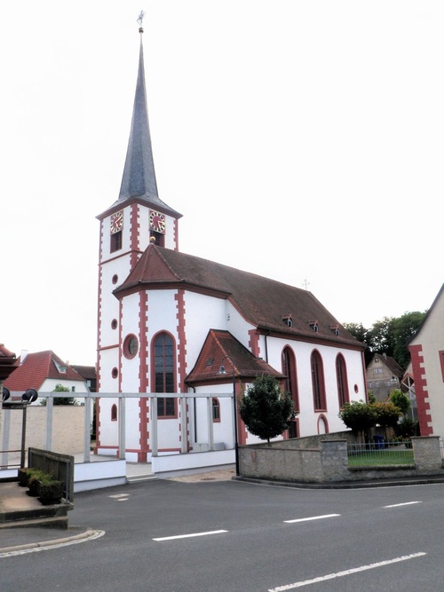 Außenansicht der Pfarrkirche St. Jakobus d. Ältere, Himmelstadt