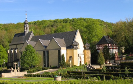 Außenansicht der Wallfahrtskirche "Maria im Grünen Tal“ zu Retzbach