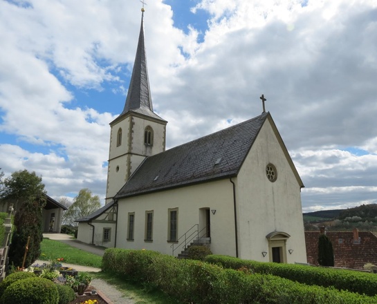 Außenansicht der Filialkirche St. Margareta, Heugrumbach Außenansicht der Filialkirche St. Margareta, Heugrumbach