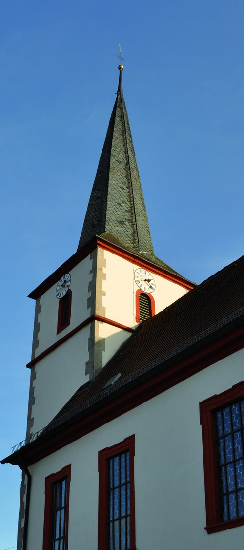 Außenansicht der Pfarrkirche St. Andreas, Hundsbach